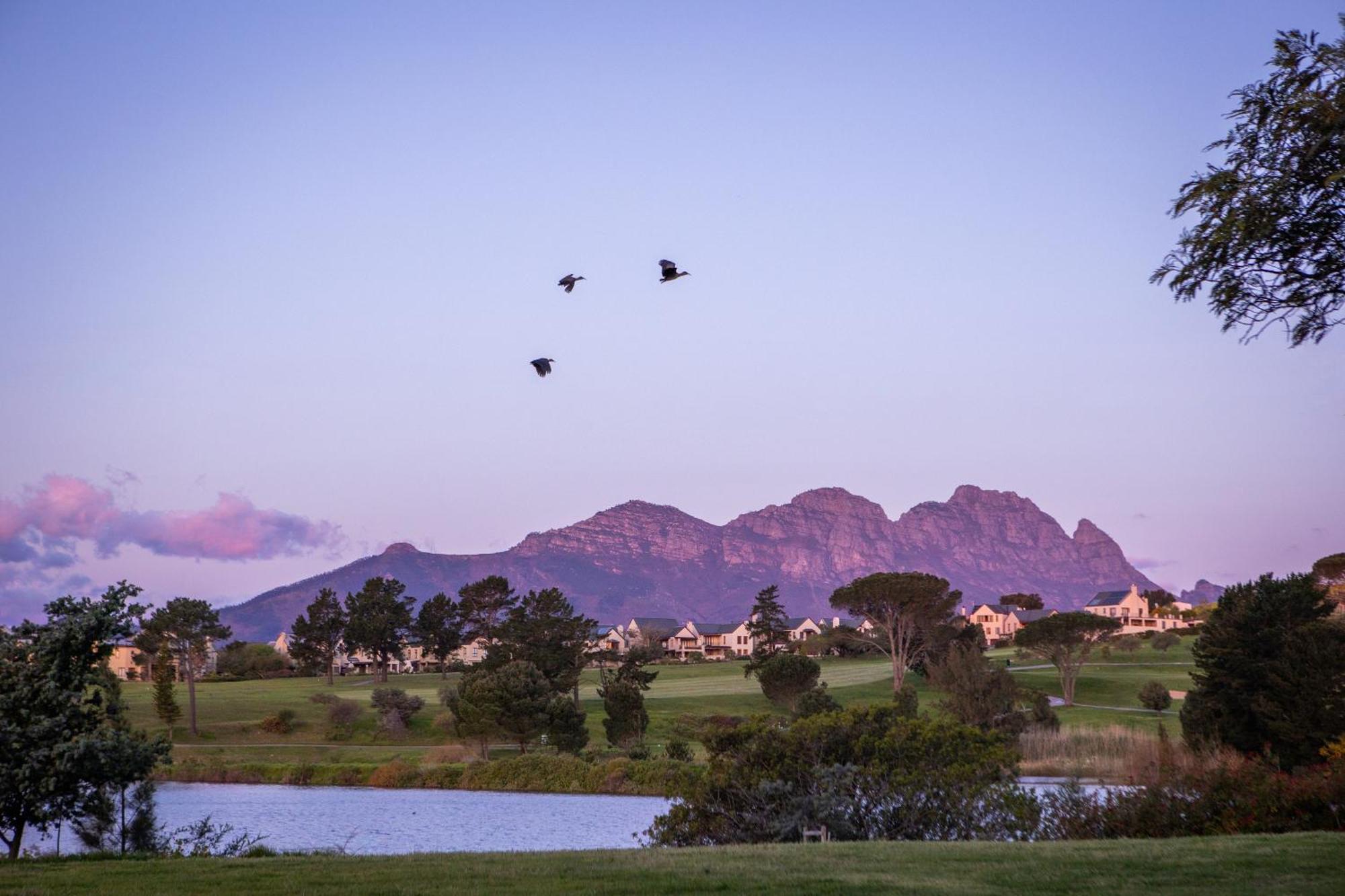 Devonvale Golf&Wine Lodge Stellenbosch Buitenkant foto