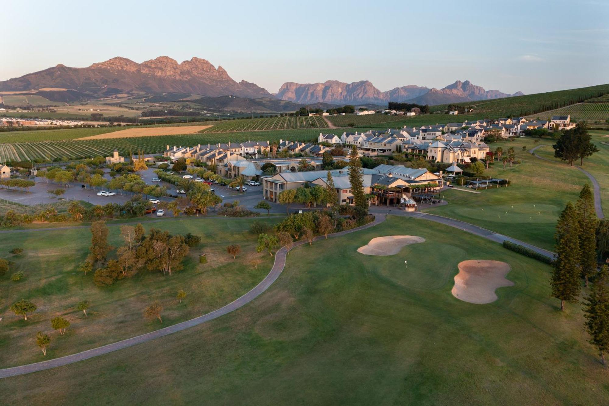 Devonvale Golf&Wine Lodge Stellenbosch Buitenkant foto